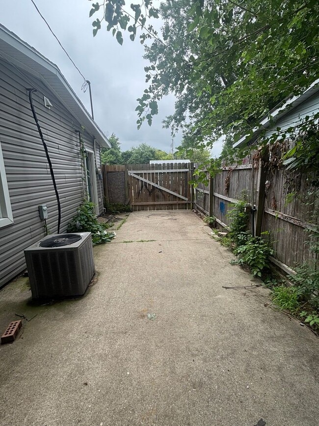 Photo - FOR RENT 3 bed 1 bath!