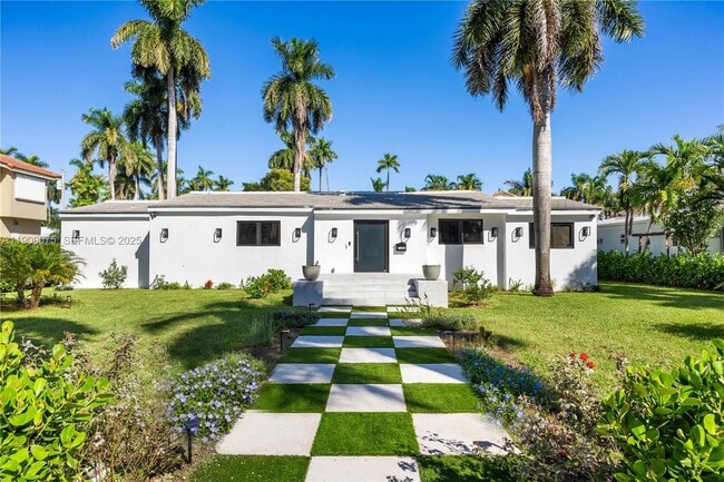 Photo - 1141 Hollywood Blvd