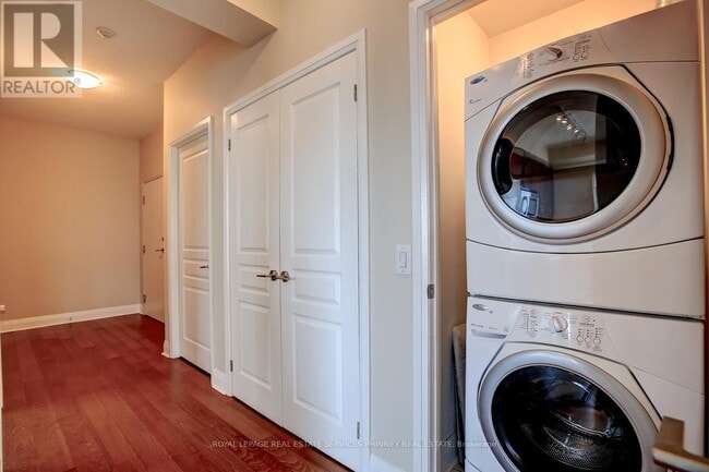 Photo - 1 Hurontario St Unit 806