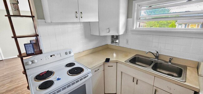 8 Kendall Dr Unit A