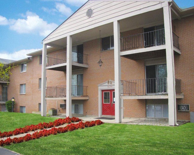 Cresta de la corona - Crown Ridge Apartments