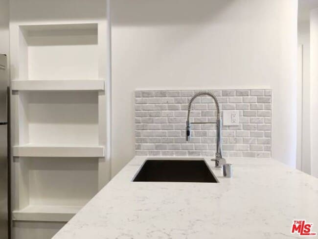 Photo - 12712 Moorpark St Unit 103