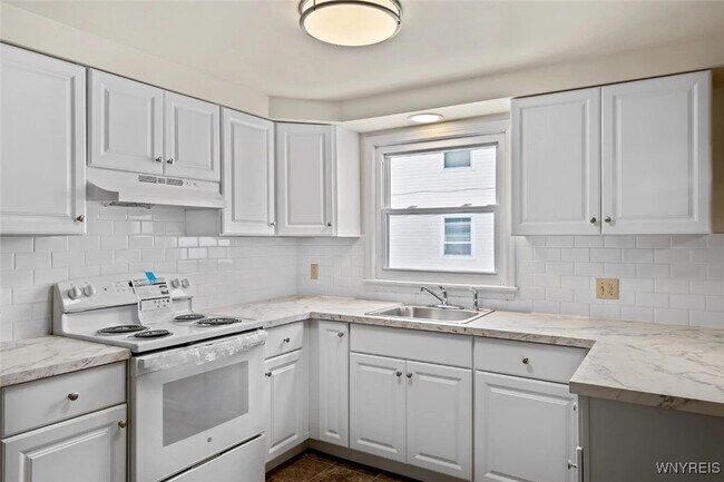 Photo - 335 Sundridge Dr Apartment