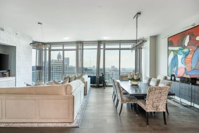 Photo - 1065 Peachtree St NE Unidad 3604