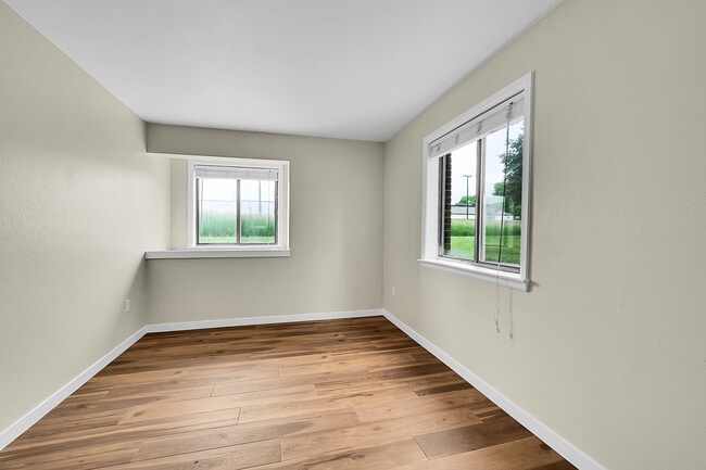Photo - 1931 Centennial Dr