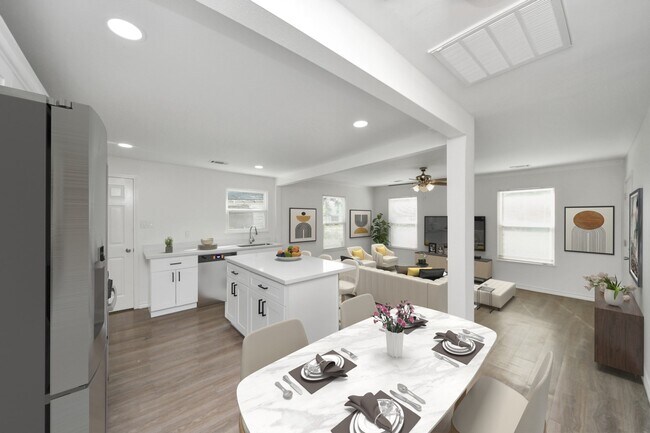 Photo - 7004 Conley St