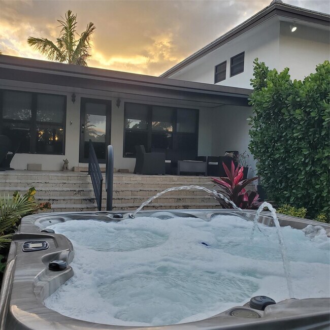 Photo - 2009 Admirals Way