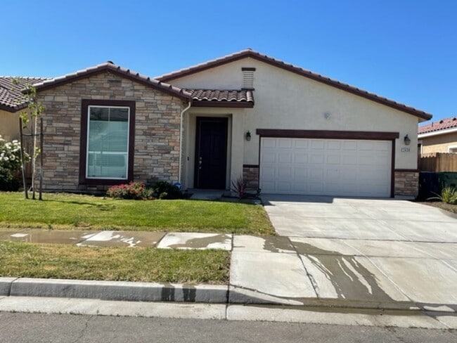 Beautiful spacious home - Beautiful spacious home