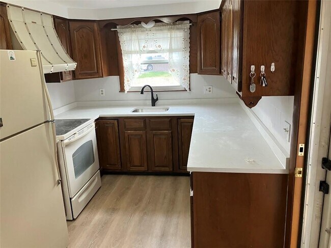 Photo - 56 Partition St