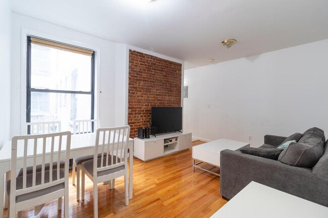 Photo - 320 E 93rd St Unidad ID1032045P