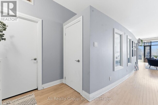 Photo - 300 Powell Ave Unité 307