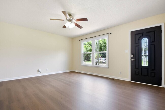 Photo - Pet Friendly Three Bedroom!