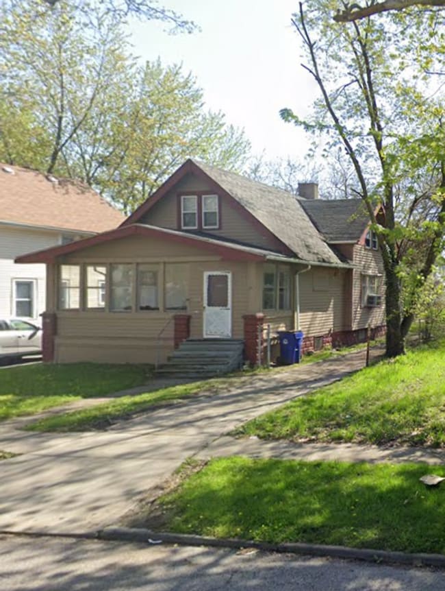 Building Photo - Coming Soon! Section 8 Accepted! Renovatio... Rental