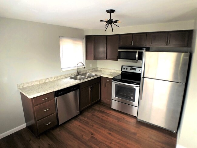 Photo - 162 Pointview Rd