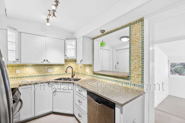 Photo - 413 E Miller St