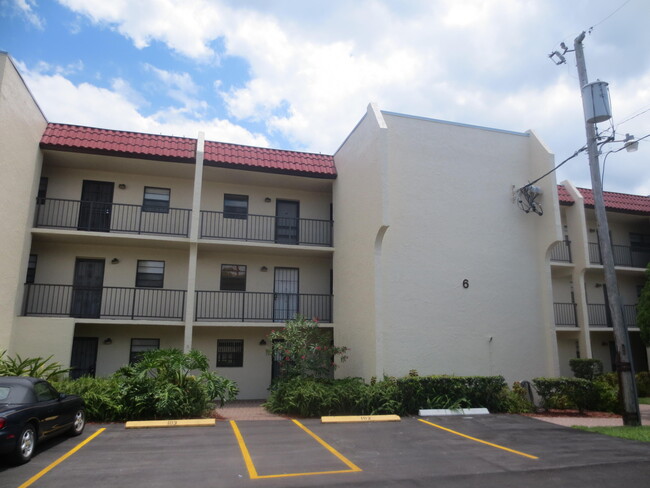 Photo - 2050 Oleander Blvd Condo Unit 6-304