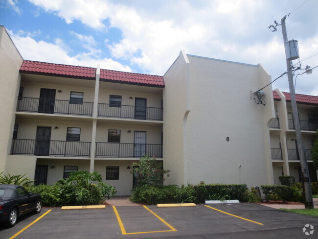 Building Photo - 2050 Oleander Blvd Unit 6-304 Rental