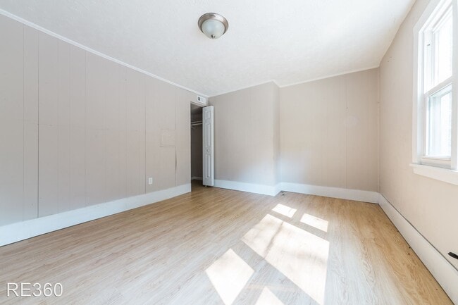 Photo - 5 br, 2 bath House - 955 E Warrington Ave ...