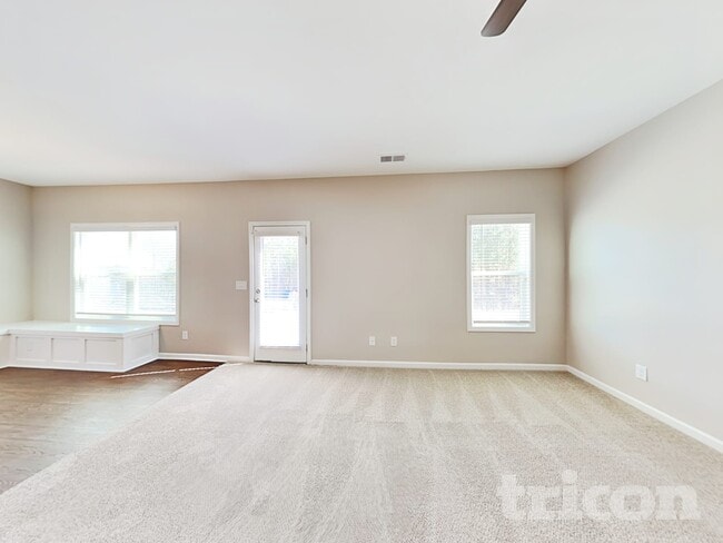 Photo - 215 Waters Edge Pkwy