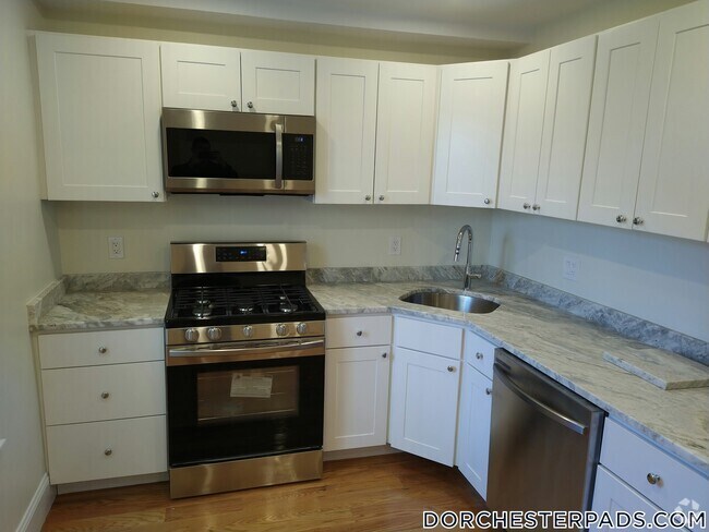 Building Photo - 127 Shirley St Rental