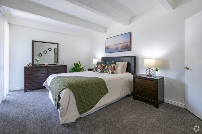 1 BR, 1 BA 753SF