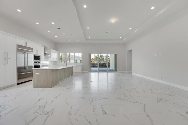 Photo - 9341 Crestview Cir