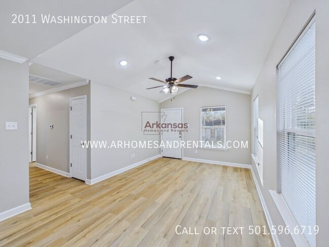 Photo - 2011 Washington St