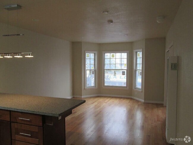 Building Photo - 2843 Mission St Unit A Rental