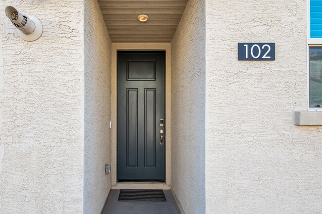 Photo - 737 E Beauchamp Dr