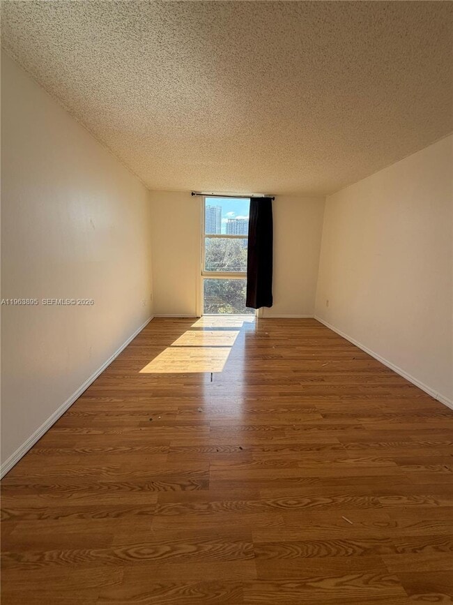 Photo - 16950 W Dixie Hwy Unit A 526