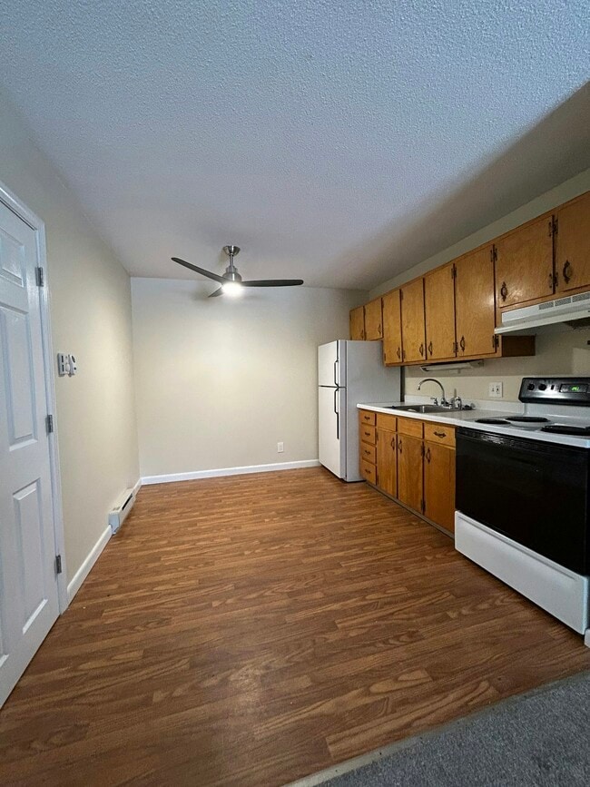 Building Photo - 17 Winter St Unit 6