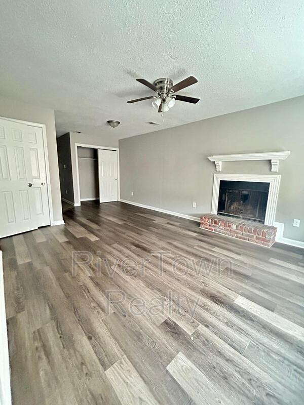Photo - 3552 Christine Rd