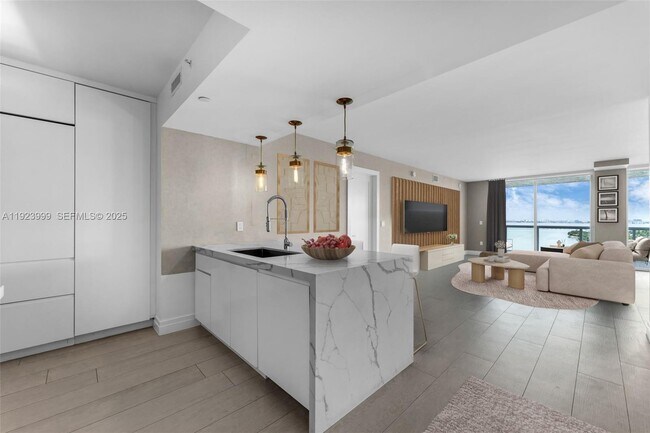 Photo - 10 Venetian Way Unit 1903