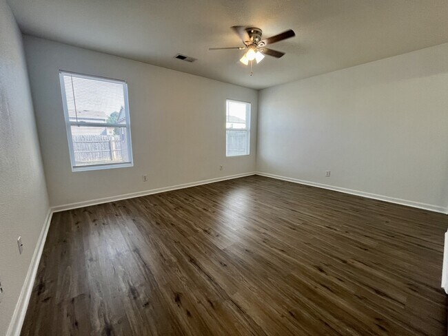 Photo - 202 Sagebrook Dr