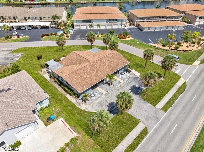 Photo - 4353 Country Club Blvd