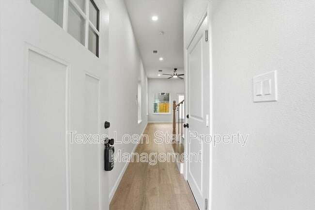 Photo - 4354 Clover St Unit A