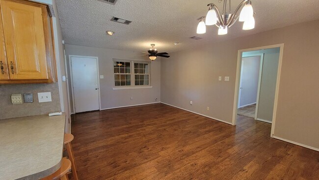 Photo - Awesome 3/2/1 with a carport in Wolfforth