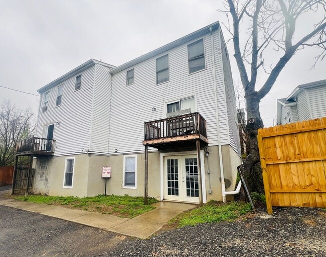 Building Photo - 1107-1111 Burns Ave Unit 1111 Burns Avenue