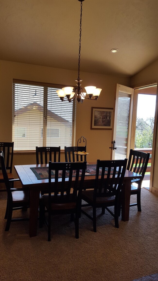 Photo - 1123 Sunburst Ln