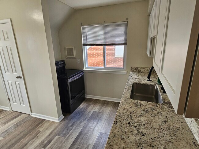 Kitchen_photo_2 - 17780 Marquette St