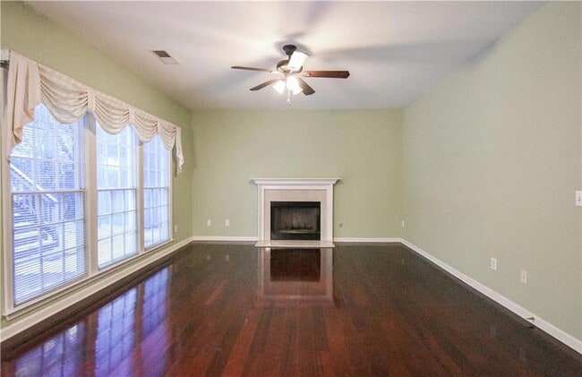 Photo - 1104 Sadlers Close