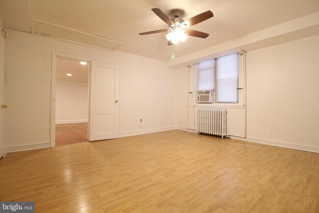 Photo - 30 S 22nd St