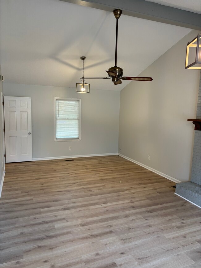 Photo - 205 SW Maynard Rd