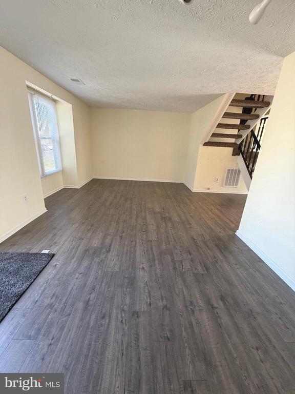 Photo - 4715 Still Pl