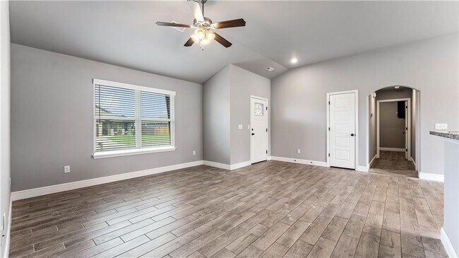 Photo - 200 Post Oak Ave