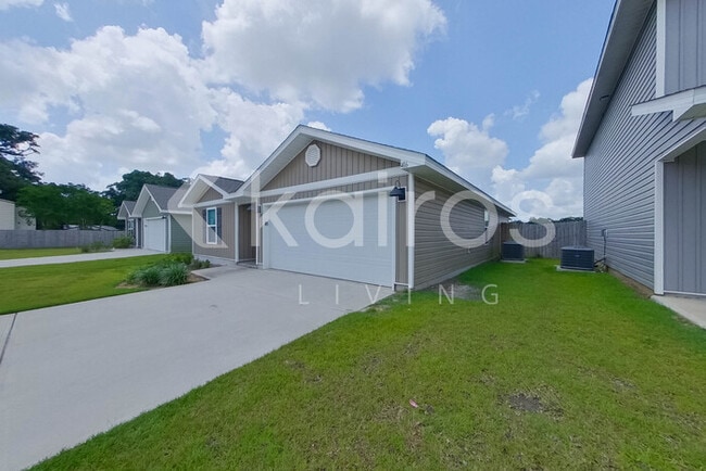 416 Monarch Ln