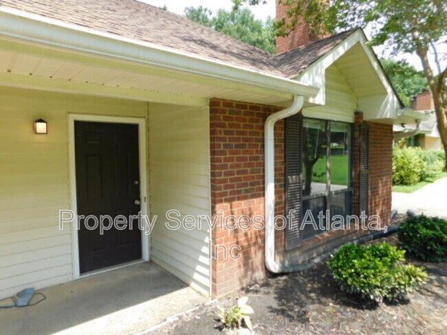 Photo - 502 Plymouth Ln