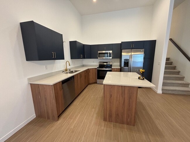 Building Photo - 3 Bed 3 Bath Townhome