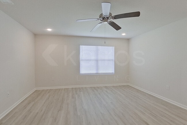 Photo - 102 Metalmark Dr