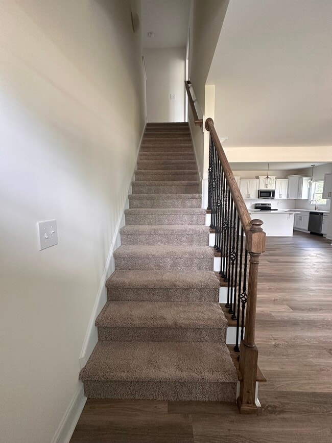 Photo - 341 Edwinstowe Ave